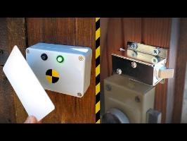 Fabrication d'une serrure Arduino à badge RFID ! - Vlog Bricolage #19