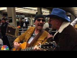 U2 joue incognito dans le métro de New York