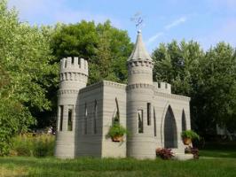 Il contruit un château-fort en béton avec une imprimante 3D